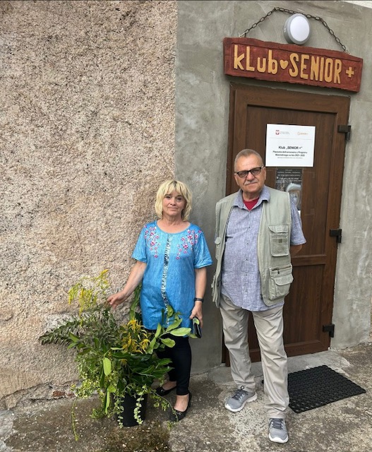 na zdjęciu klubowicze z plonami