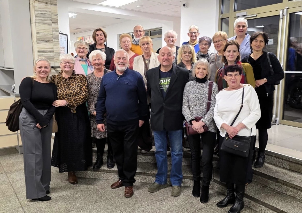 na zdjęciu wyjazd do filharmonii sudeckiej w Wałbrzychu